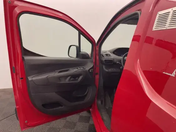 PEUGEOT PARTNER III - voiture d'occasion - Photo 19