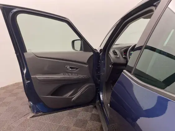 RENAULT SCENIC IV - voiture d'occasion - Photo 18