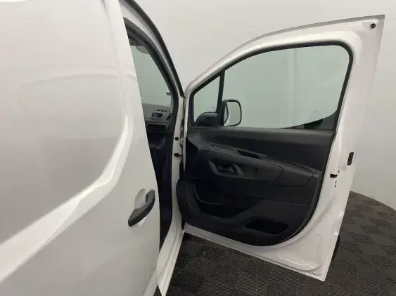 PEUGEOT PARTNER III - voiture d'occasion - Photo 19