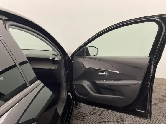 PEUGEOT 208 II - voiture d'occasion - Photo 20