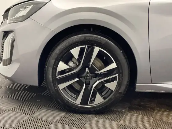 PEUGEOT 208 II - voiture d'occasion - Photo 23