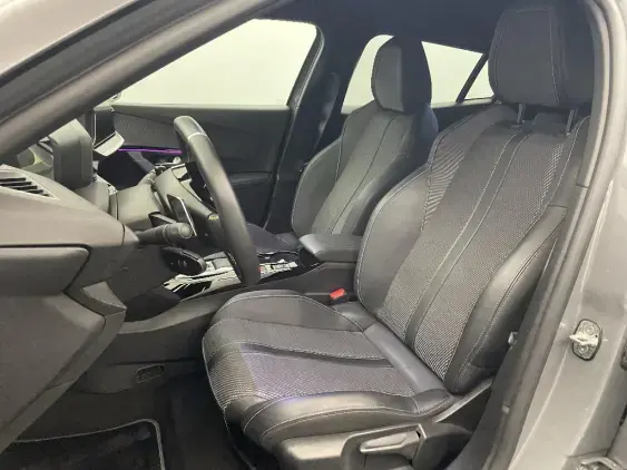 PEUGEOT 2008 II - voiture d'occasion - Photo 17