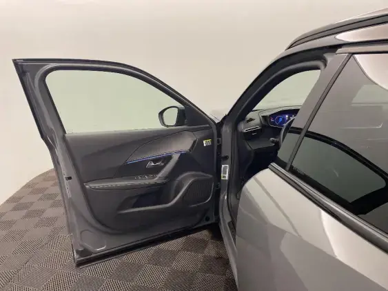 PEUGEOT 2008 II - voiture d'occasion - Photo 18