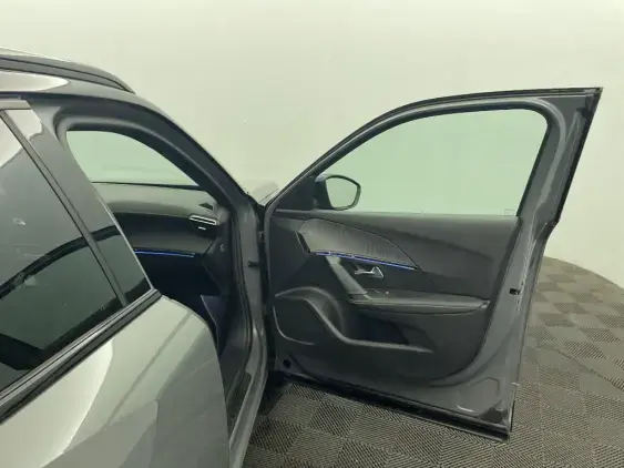 PEUGEOT 2008 II - voiture d'occasion - Photo 19