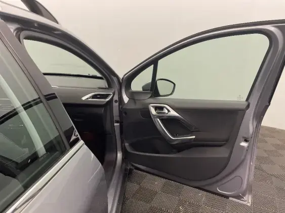 PEUGEOT 2008 - voiture d'occasion - Photo 20