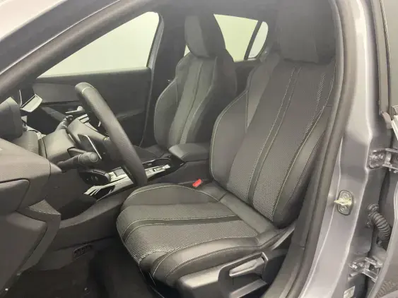 PEUGEOT 208 II - voiture d'occasion - Photo 17