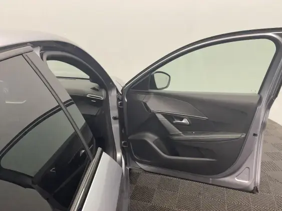 PEUGEOT 208 II - voiture d'occasion - Photo 19