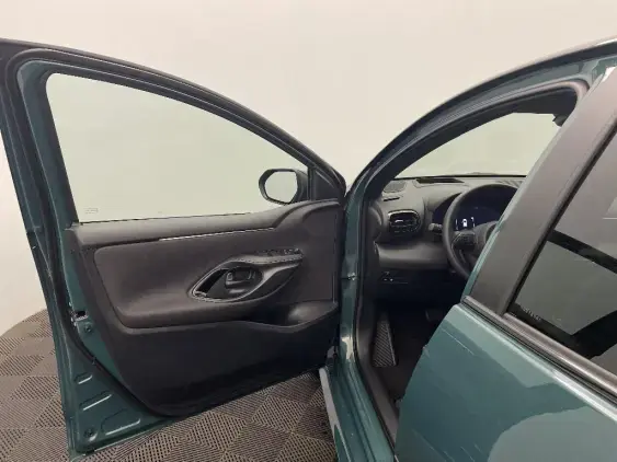 TOYOTA YARIS IV - voiture d'occasion - Photo 19