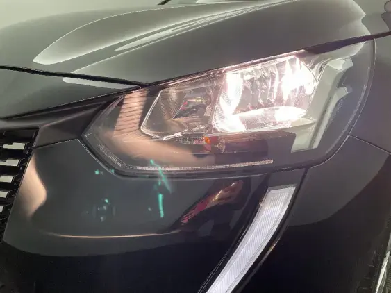 PEUGEOT 208 BUSINESS R II - voiture d'occasion - Photo 20