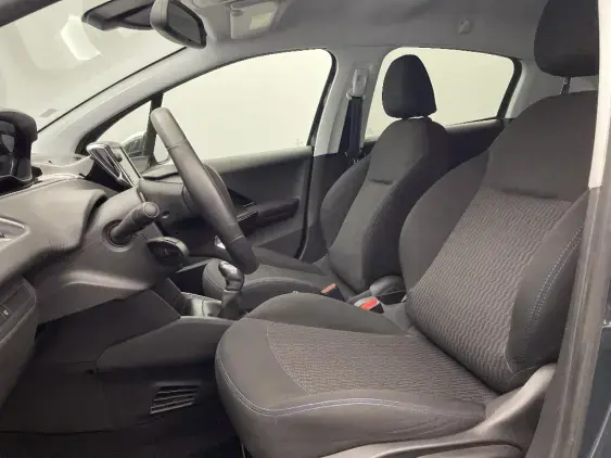 PEUGEOT 208 - voiture d'occasion - Photo 17