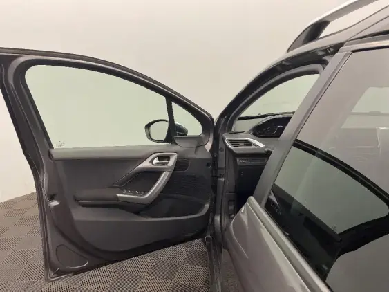 PEUGEOT 2008 - voiture d'occasion - Photo 19