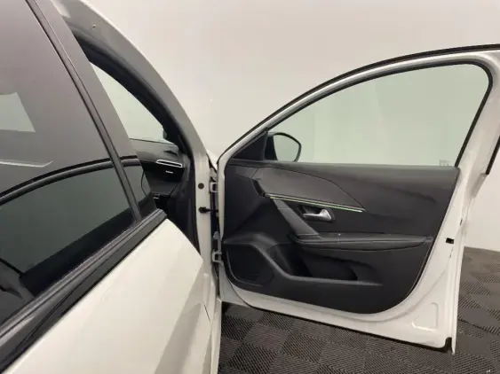 PEUGEOT 208 BUSINESS R II - voiture d'occasion - Photo 20