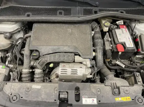 PEUGEOT 208 BUSINESS R II - voiture d'occasion - Photo 21