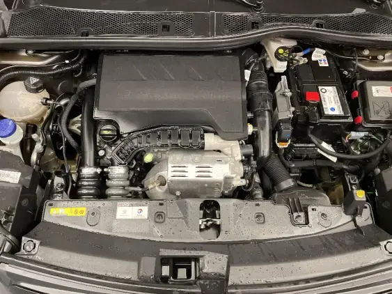 PEUGEOT 2008 II - voiture d'occasion - Photo 21