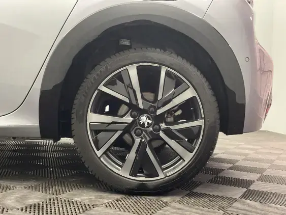 PEUGEOT 208 BUSINESS R II - voiture d'occasion - Photo 24