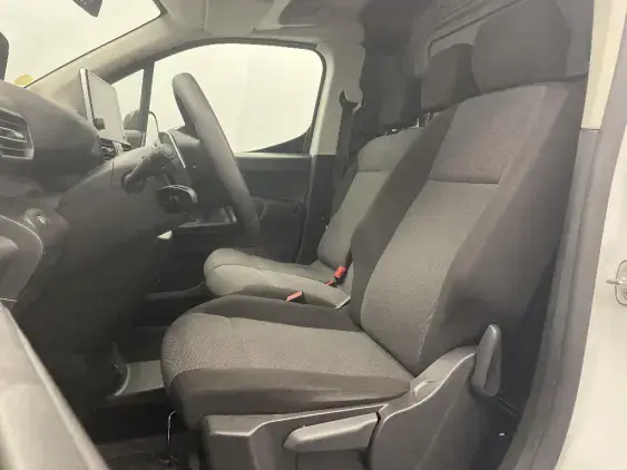 PEUGEOT PARTNER III - voiture d'occasion - Photo 18