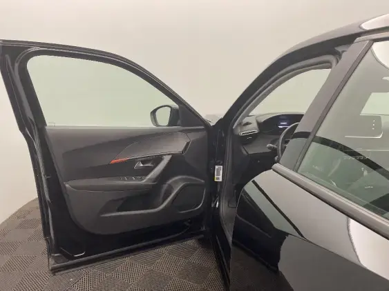 PEUGEOT 2008 II - voiture d'occasion - Photo 19