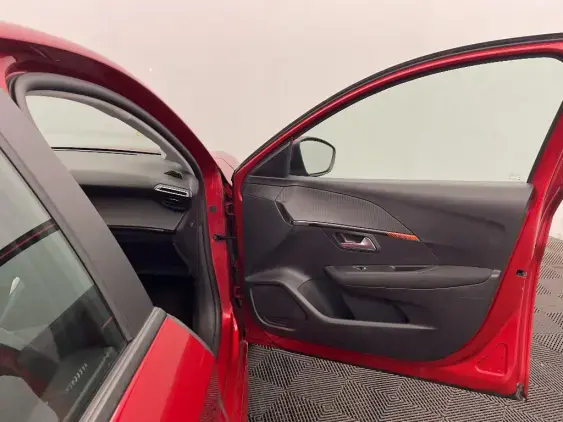 PEUGEOT 208 II - voiture d'occasion - Photo 19