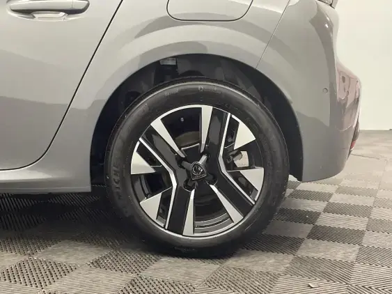 PEUGEOT 208 II - voiture d'occasion - Photo 24