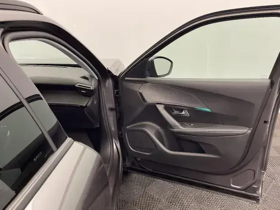 PEUGEOT 2008 II - voiture d'occasion - Photo 19