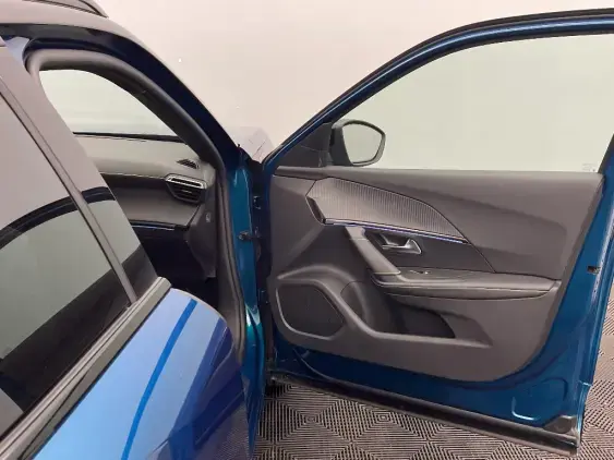 PEUGEOT 2008 II - voiture d'occasion - Photo 19