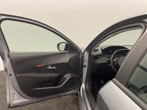 PEUGEOT 208 BUSINESS R II - voiture d'occasion - Photo 19