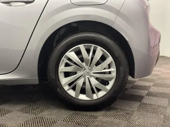 PEUGEOT 208 BUSINESS R II - voiture d'occasion - Photo 24