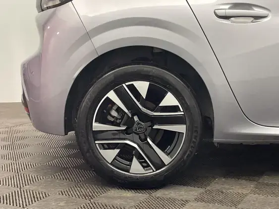 PEUGEOT 208 II - voiture d'occasion - Photo 25