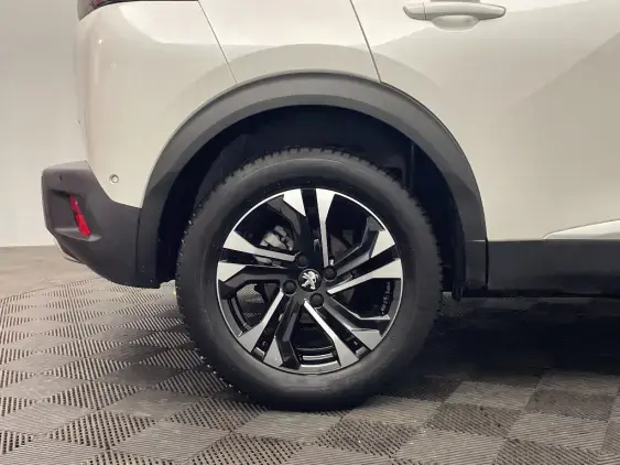 PEUGEOT 2008 II - voiture d'occasion - Photo 25