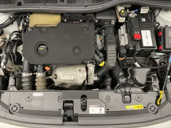 PEUGEOT 208 II - voiture d'occasion - Photo 19