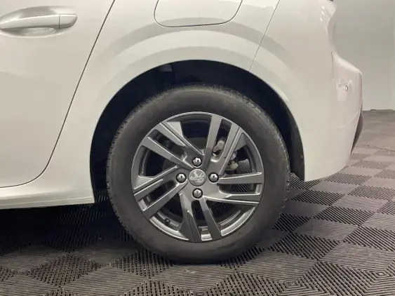 PEUGEOT 208 II - voiture d'occasion - Photo 22