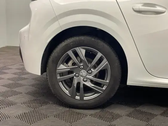 PEUGEOT 208 II - voiture d'occasion - Photo 23