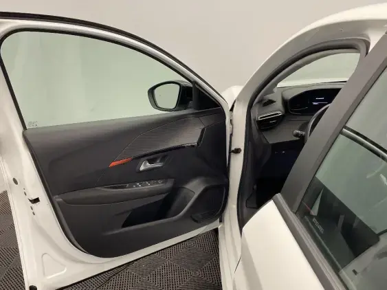 PEUGEOT 208 II - voiture d'occasion - Photo 18