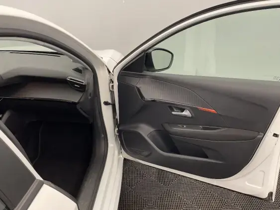 PEUGEOT 208 II - voiture d'occasion - Photo 19