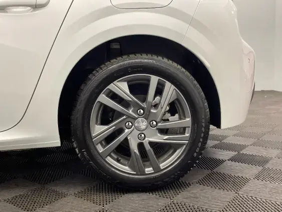 PEUGEOT 208 II - voiture d'occasion - Photo 23