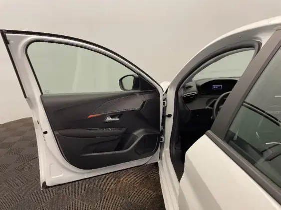 PEUGEOT 208 II - voiture d'occasion - Photo 17