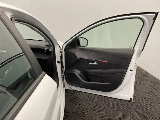 PEUGEOT 208 II - voiture d'occasion - Photo 18