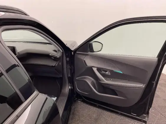 PEUGEOT 2008 II - voiture d'occasion - Photo 19