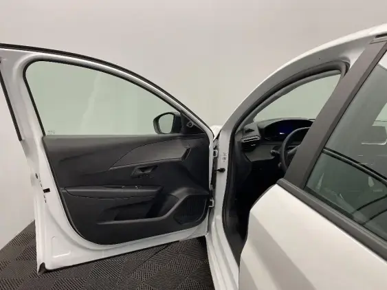 PEUGEOT 208 BUSINESS R II - voiture d'occasion - Photo 19