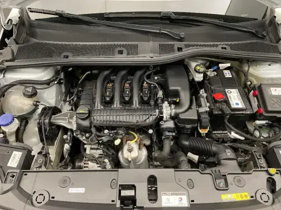 PEUGEOT 208 BUSINESS R II - voiture d'occasion - Photo 21