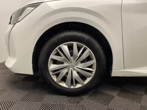 PEUGEOT 208 BUSINESS R II - voiture d'occasion - Photo 23