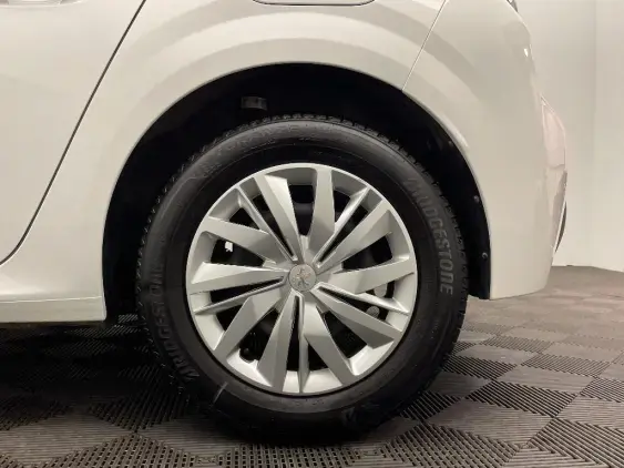 PEUGEOT 208 BUSINESS R II - voiture d'occasion - Photo 24