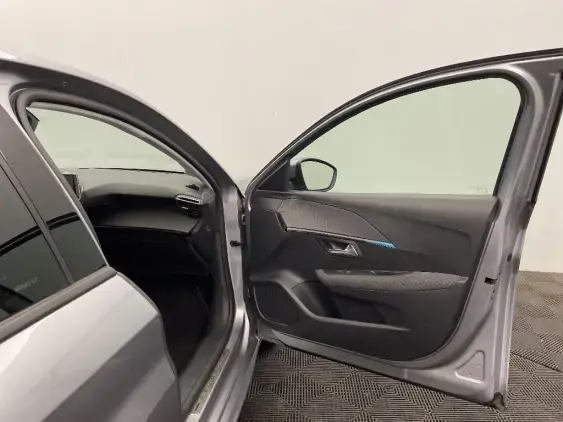 PEUGEOT 208 BUSINESS R II - voiture d'occasion - Photo 20