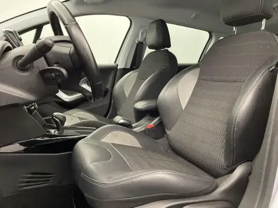 PEUGEOT 2008 - voiture d'occasion - Photo 18