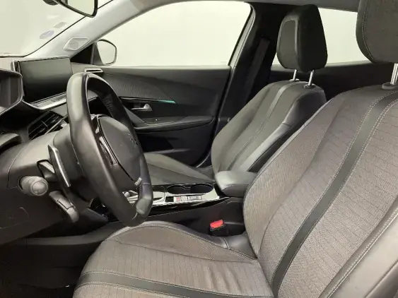 PEUGEOT 2008 II - voiture d'occasion - Photo 17