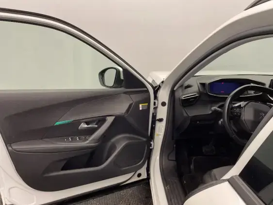 PEUGEOT 2008 II - voiture d'occasion - Photo 18