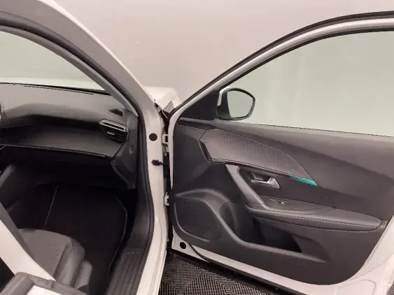 PEUGEOT 2008 II - voiture d'occasion - Photo 19