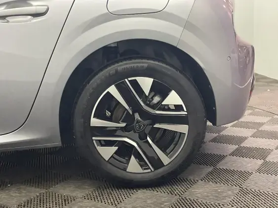 PEUGEOT 208 II - voiture d'occasion - Photo 23