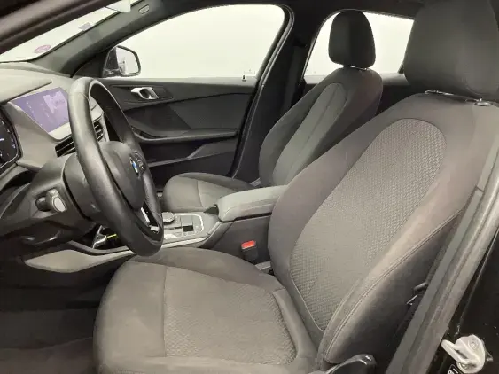 BMW SERIE 1 F40 - voiture d'occasion - Photo 17