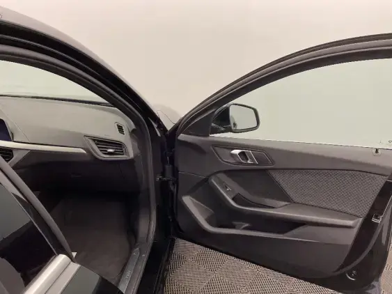 BMW SERIE 1 F40 - voiture d'occasion - Photo 19